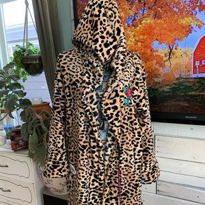 Soft comfy Betsey Johnson animal print robe
